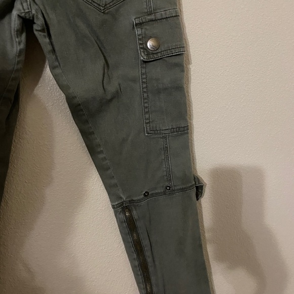 Pants - Picture 7 of 11